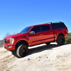 Jeep Gladiator Truck Bed Cap - Westin - EXP - Black - Solid Front Glass