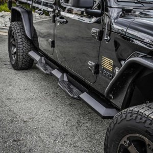 Jeep Gladiator Nerf Bars - Westin - HDX Xtreme - Textured Black - 2020+