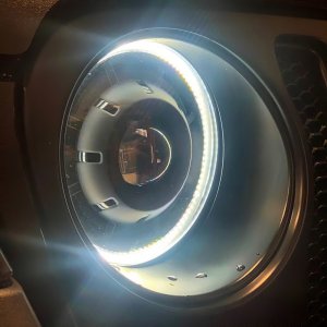 Jeep Gladiator Headlight Assembly - ORACLE Lighting - Oculus Bi-LED Projector - Amber/White - `20-`21
