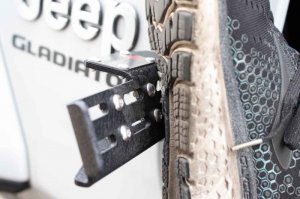 Jeep Gladiator Foot Peg Set - Fishbone Offroad - Steel - Black - 2020+