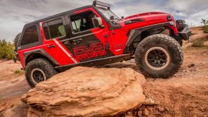 Jeep Gladiator Hood - DV8 Offroad - Heat Dispersion - Matte Black - 2020