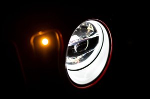 Jeep Gladiator Headlights - DV8 Offroad - LED Projector, Amber and White Halo - Chrome - 2020+