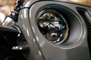 Jeep Gladiator Headlights - DV8 Offroad - LED Projector - Black - `20-`22