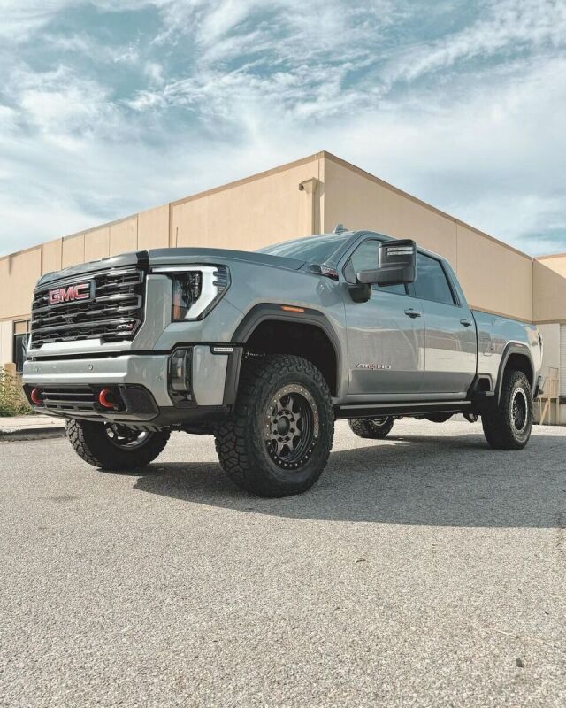 GMC Sierra 3500HD Suspension Lift Kit - Front - Cognito - Premier Leveling Kit with Fox PSRR 2.0 - Black - `11-`19