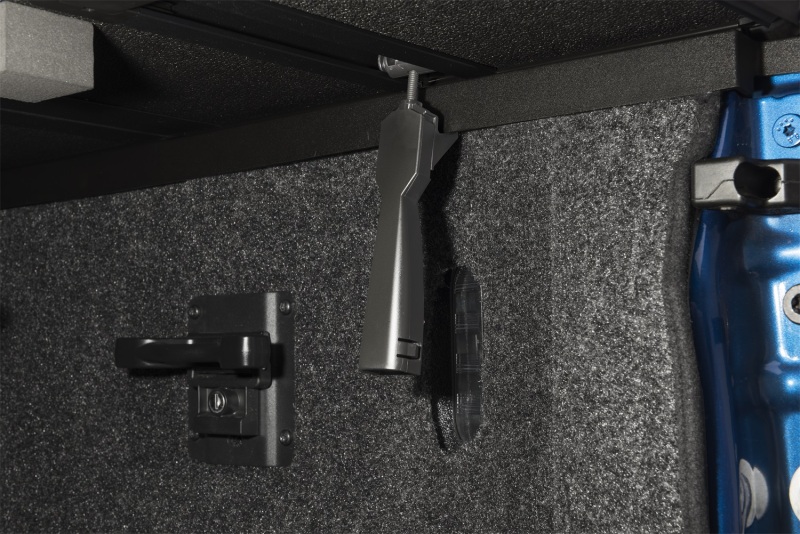 GMC Sierra Tonneau Cover - Extang - Solid Fold 2.0 - Black Textured - `07-`13