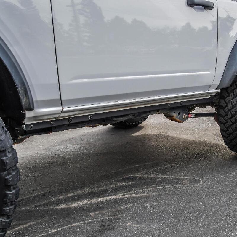 Ford F250 Suspension Lift Kit - Fabtech - 6in Basic System with Performance Shocks - `08-`16