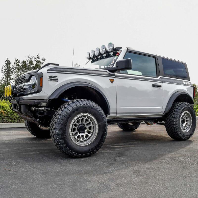 Ford F250 Suspension Lift Kit - Fabtech - 6in Basic System with Performance Shocks - `08-`16