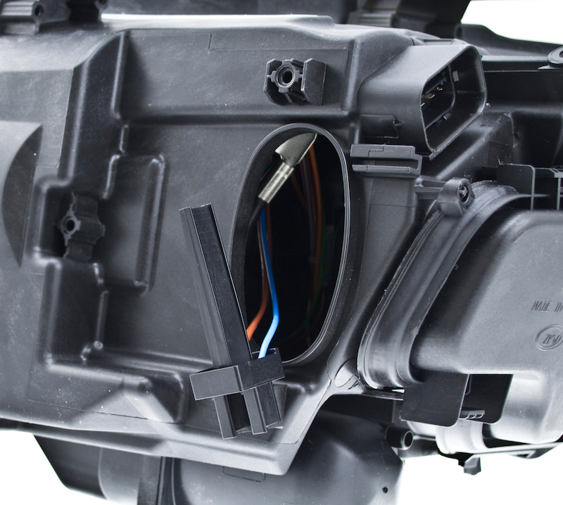 BMW 330i Headlight Assemblies - Hella - Bi-Xenon - 2006