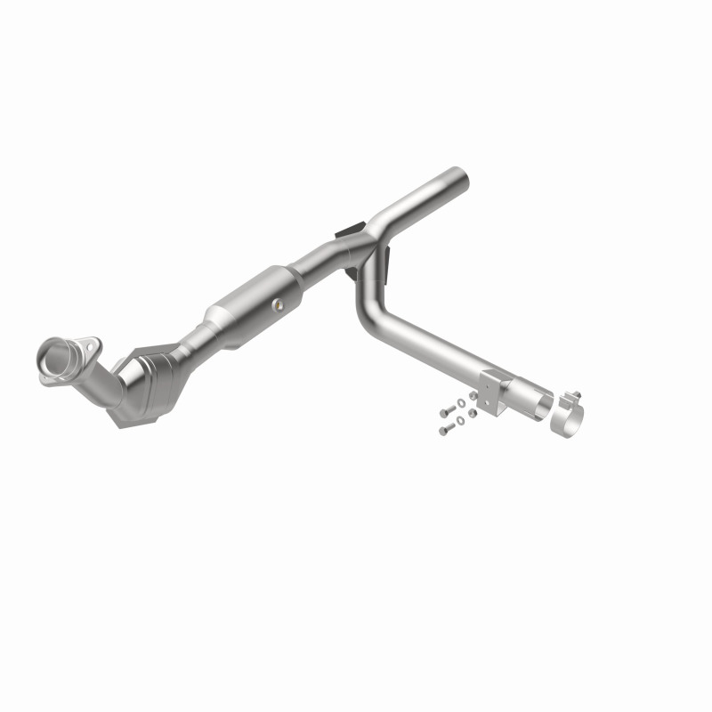 Ford F-150 XL/XLT Catalytic Converter - Magnaflow - OEM Grade / EPA Compliant Direct-Fit - `01-`03