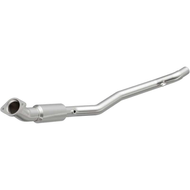 Chrysler 300 Catalytic Converter - Magnaflow - OEM Grade Federal/EPA Compliant Direct-Fit - `05-`10