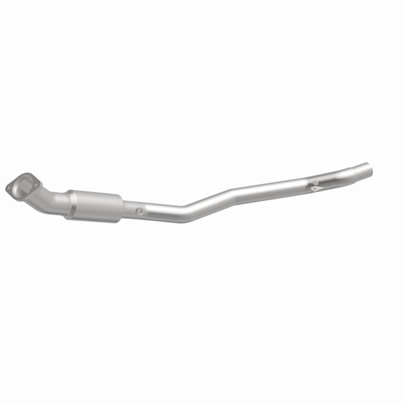 Chrysler 300 Catalytic Converter - Magnaflow - OEM Grade Federal/EPA Compliant Direct-Fit - `05-`10