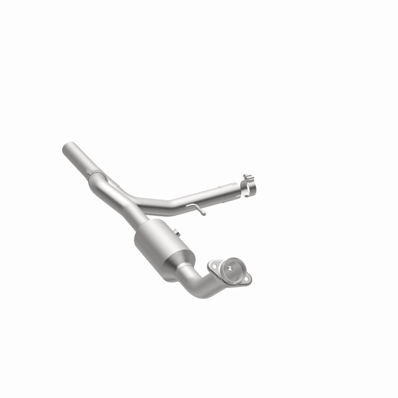 Ford F-150 Catalytic Converter - Underbody - Magnaflow - OEM Grade Direct-Fit - `07-`08