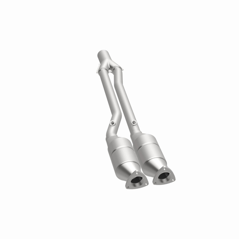 Volkswagen R32 Catalytic Converter - Magnaflow - HM Grade Direct-Fit - 2004