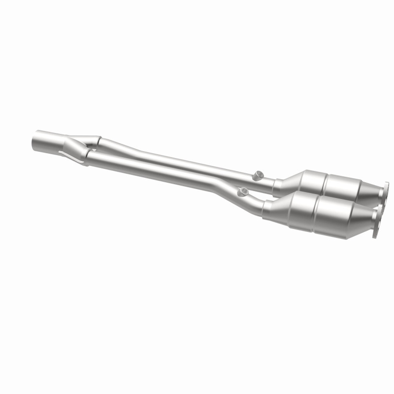 Volkswagen R32 Catalytic Converter - Magnaflow - HM Grade Direct-Fit - 2004