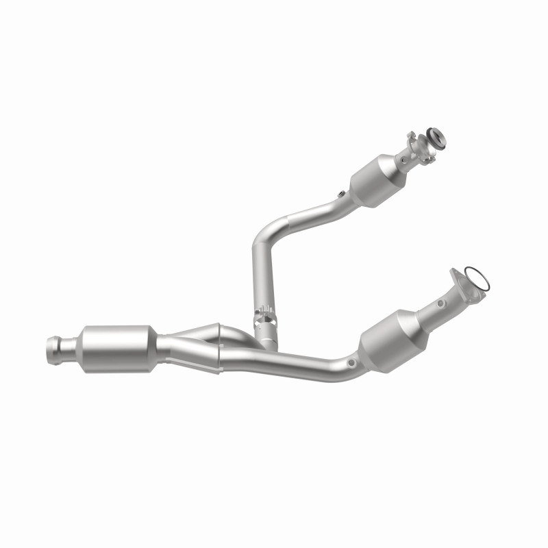 GMC Sierra 1500 Catalytic Converter - Magnaflow - OEM Grade, Direct-Fit - `14-`15