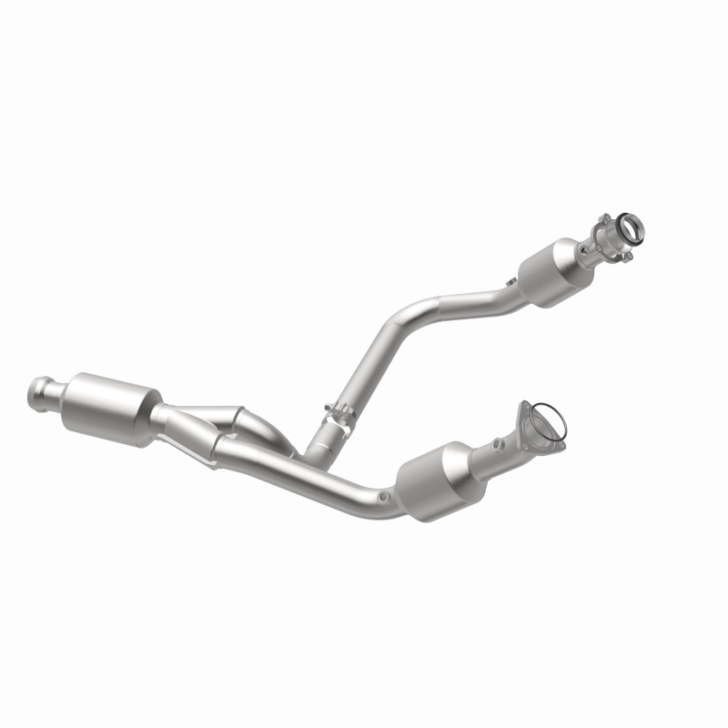 GMC Sierra 1500 Catalytic Converter - Magnaflow - OEM Grade, Direct-Fit - `14-`15