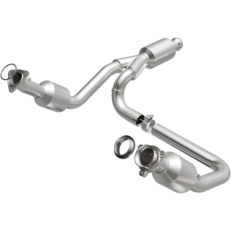 GMC Sierra 1500 Catalytic Converter - Magnaflow - OEM Grade, Direct-Fit - `14-`15