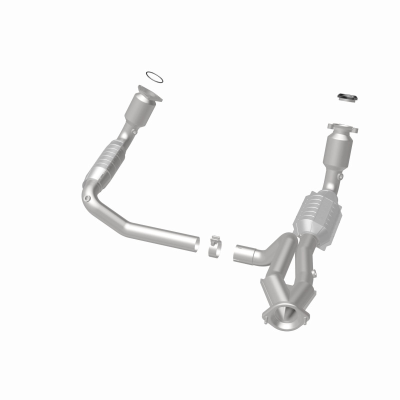GMC Sierra 1500 Catalytic Converter - Magnaflow - California Grade CARB Compliant Direct-Fit - 2002
