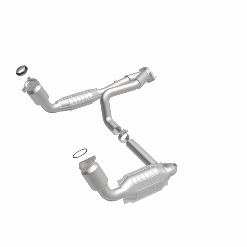 GMC Sierra 1500 Catalytic Converter - Magnaflow - California Grade CARB Compliant Direct-Fit - 2002