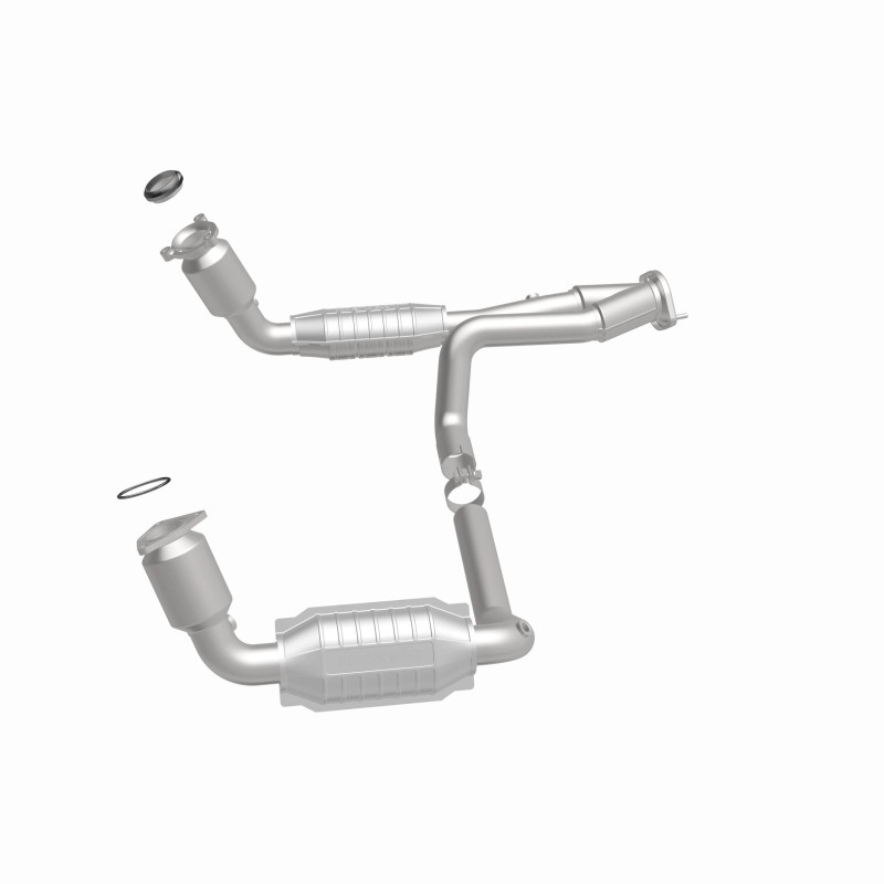 GMC Sierra 1500 Catalytic Converter - Magnaflow - California Grade CARB Compliant Direct-Fit - 2002