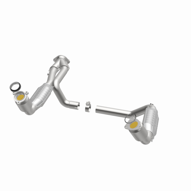 GMC Sierra 1500 Catalytic Converter - Magnaflow - California Grade CARB Compliant Direct-Fit - 2002