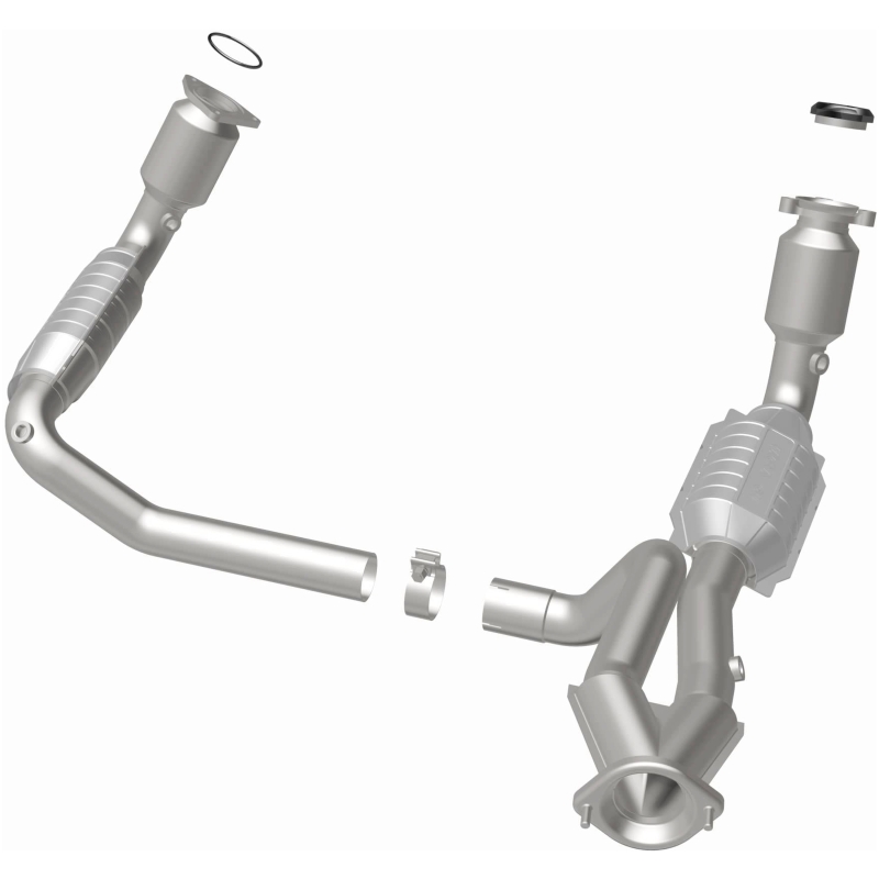 GMC Sierra 1500 Catalytic Converter - Magnaflow - California Grade CARB Compliant Direct-Fit - 2002