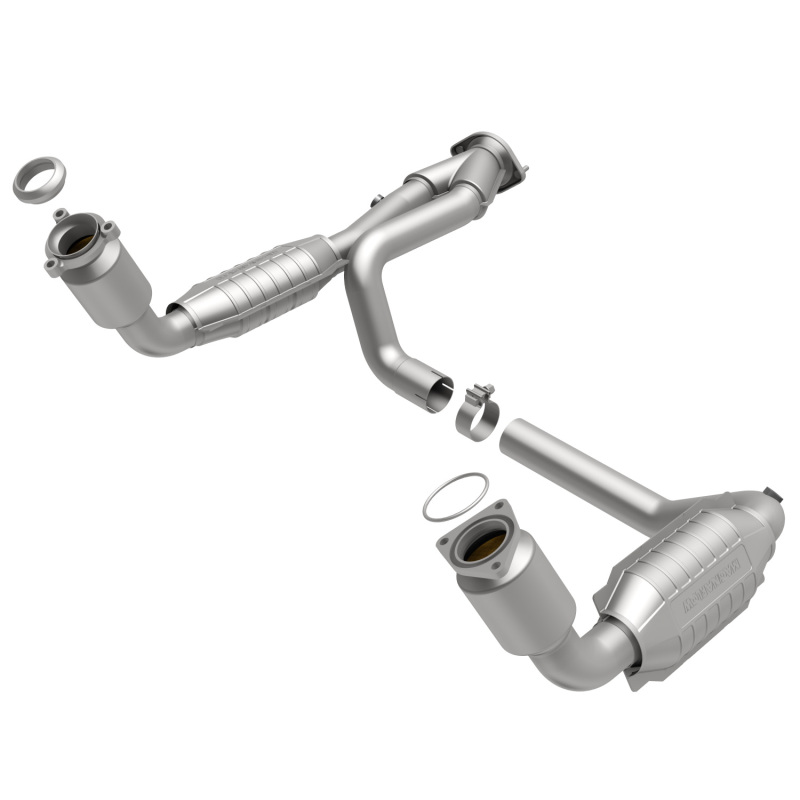 GMC Sierra 1500 Catalytic Converter - Magnaflow - California Grade CARB Compliant Direct-Fit - 2002