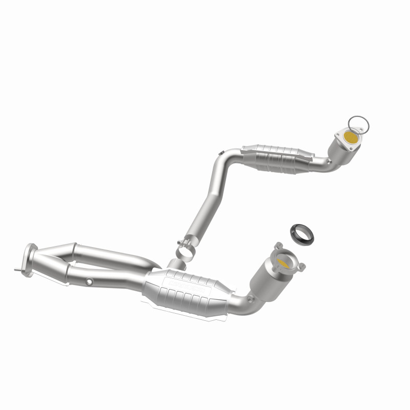GMC Sierra 1500 Catalytic Converter - Magnaflow - California Grade CARB Compliant Direct-Fit - 2002