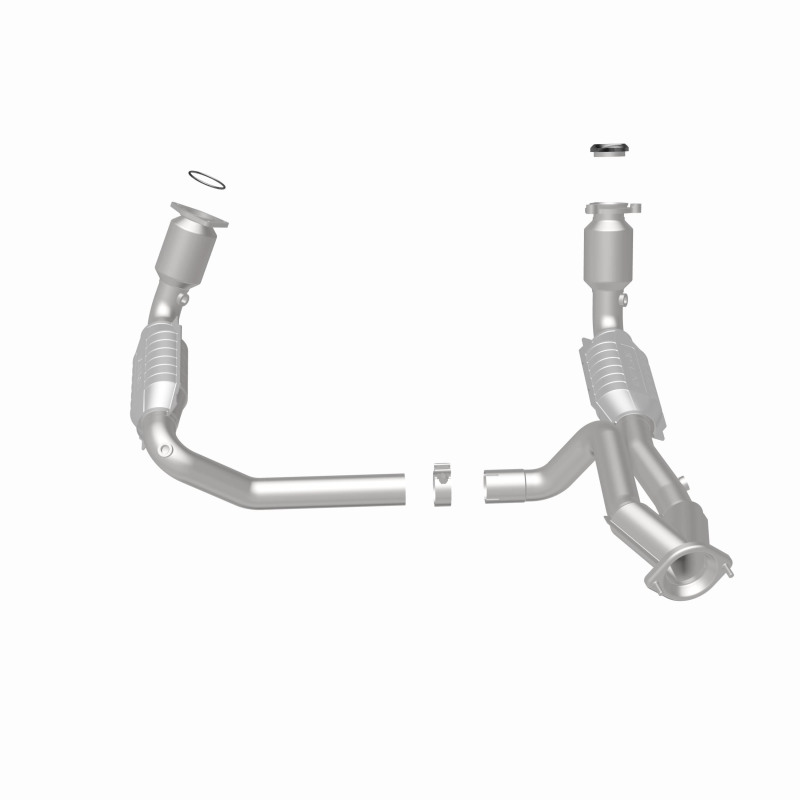 GMC Sierra 1500 Catalytic Converter - Magnaflow - California Grade CARB Compliant Direct-Fit - 2002