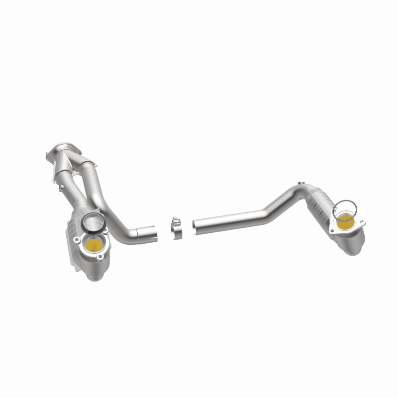GMC Sierra 1500 Catalytic Converter - Magnaflow - California Grade CARB Compliant Direct-Fit - 2002