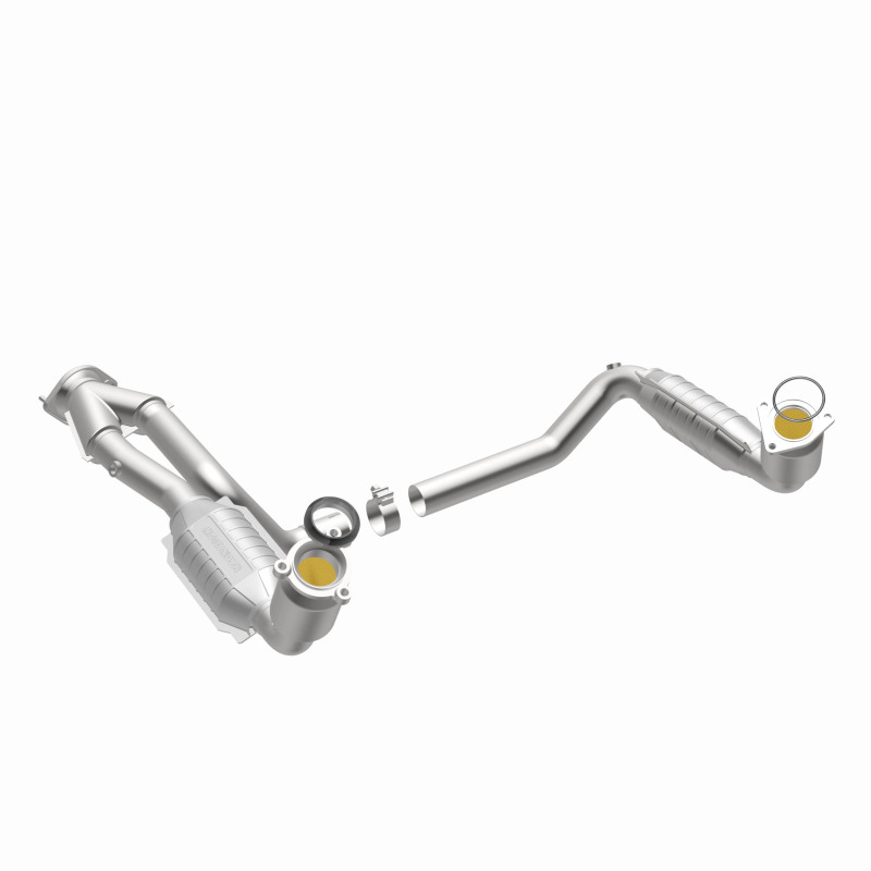 GMC Sierra 1500 Catalytic Converter - Magnaflow - California Grade CARB Compliant Direct-Fit - 2002