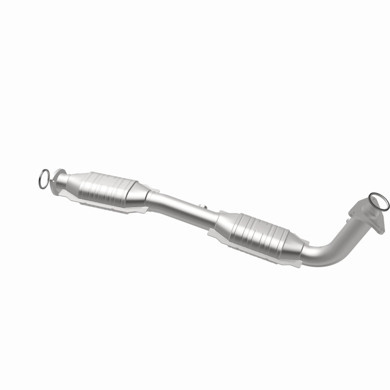 Toyota Sequoia Catalytic Converter - Magnaflow - OEM Grade Federal/EPA Compliant Direct-Fit - `08-`22