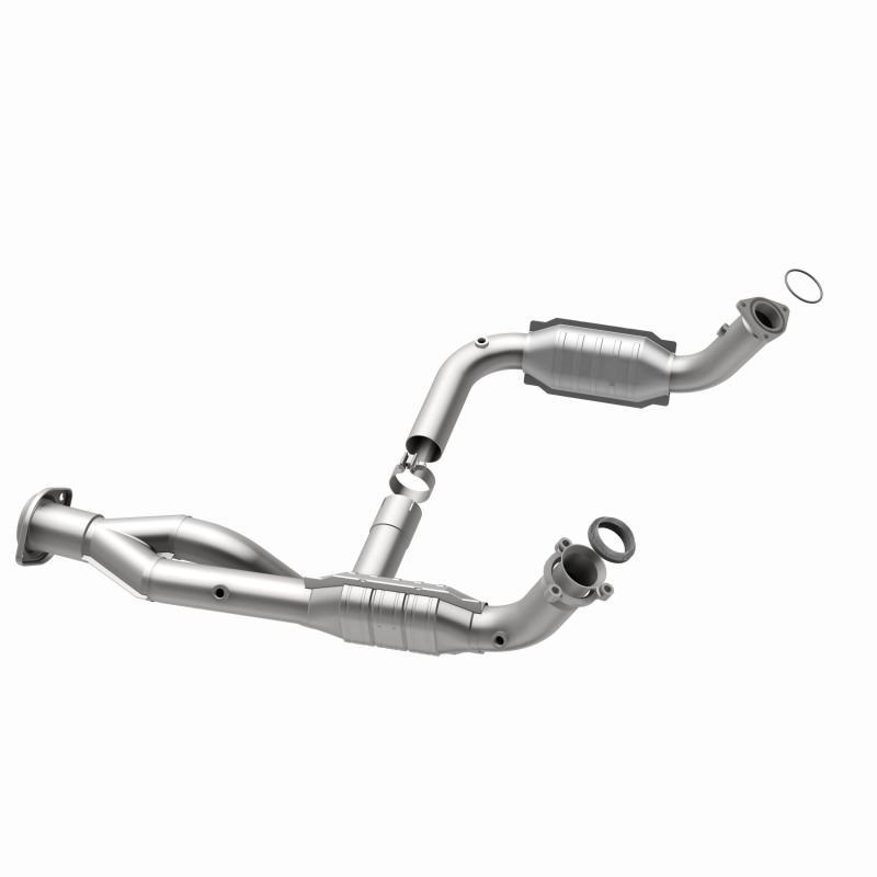 Hummer H2 Catalytic Converter - Magnaflow - OEM Grade Federal/EPA Compliant Direct-Fit - `07-`09