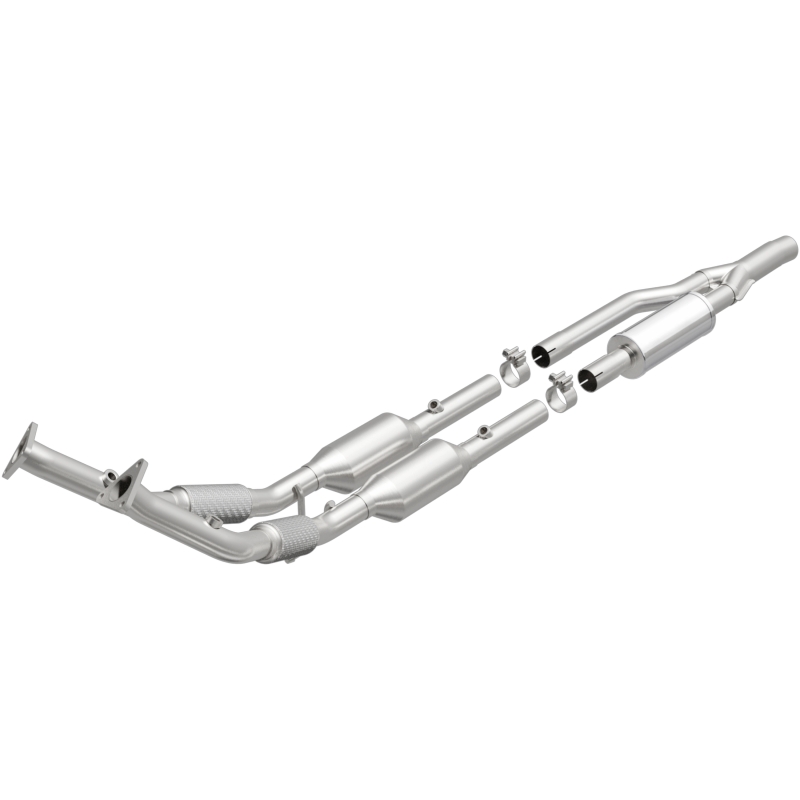 Volkswagen R32 Catalytic Converter - Magnaflow - OEM Grade Direct-Fit - 2008