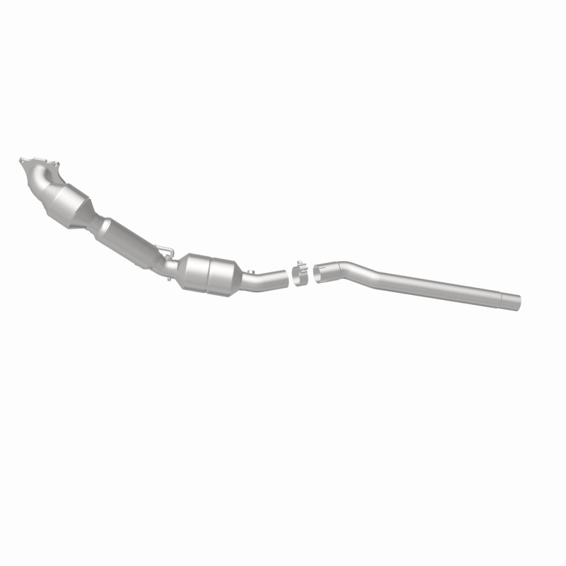 Volkswagen Passat Catalytic Converter - Magnaflow - OEM Grade Direct-Fit - 2010