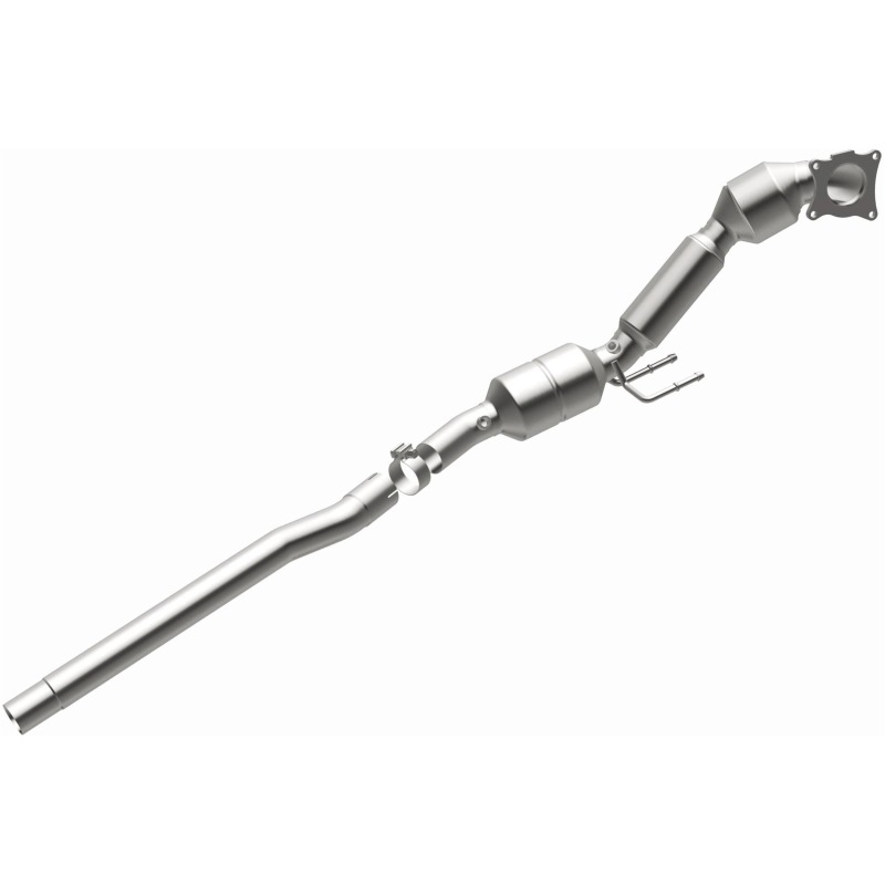 Volkswagen Passat Catalytic Converter - Magnaflow - OEM Grade Direct-Fit - 2010