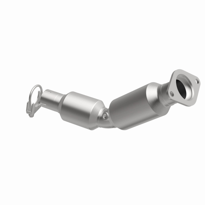 Toyota Prius Plug-In Catalytic Converter - Underbody - Magnaflow - OEM Grade Direct-Fit - `12-`15