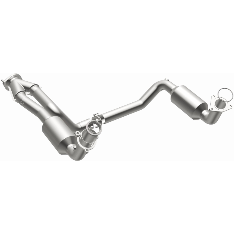 GMC Sierra 1500 Classic Catalytic Converter - Magnaflow - California Grade CARB Compliant - 2007