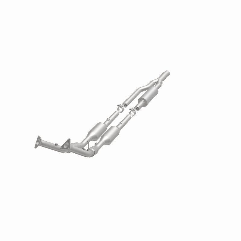 Volkswagen R32 Catalytic Converter - Magnaflow - Direct Fit California Grade - 2008