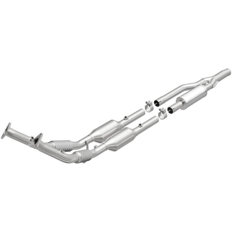 Volkswagen R32 Catalytic Converter - Magnaflow - Direct Fit California Grade - 2008