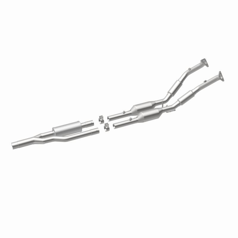 Volkswagen R32 Catalytic Converter - Magnaflow - Direct Fit California Grade - 2008