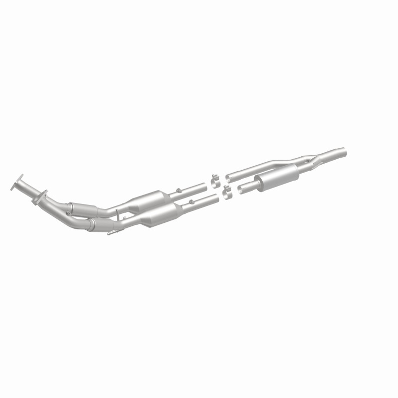 Volkswagen R32 Catalytic Converter - Magnaflow - Direct Fit California Grade - 2008