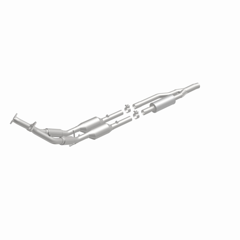 Volkswagen R32 Catalytic Converter - Magnaflow - Direct Fit California Grade - 2008