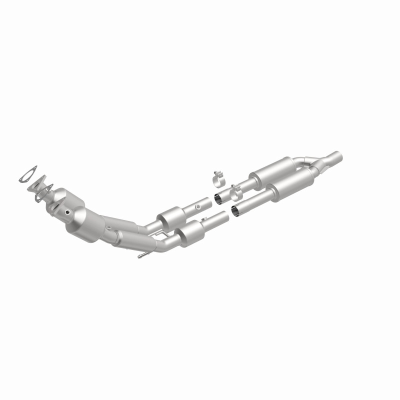 Volkswagen Passat Catalytic Converter - Magnaflow - Direct Fit - 2006