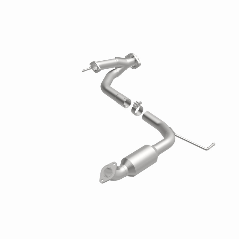 Toyota Tacoma Catalytic Converter - Magnaflow - California Grade CARB Compliant Direct-Fit - `12-`15