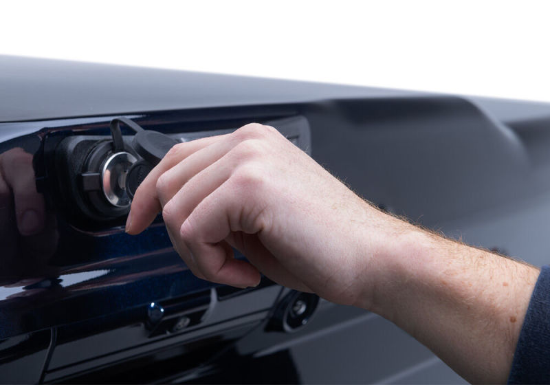 Ford F-150 Tonneau Cover - Undercover - Elite Smooth, Removable LED Light, ABS Composite Construction - `21-`25