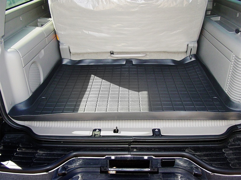 Chevrolet Suburban Cargo Liner - WeatherTech - Raised Lip - Black - `00-`06