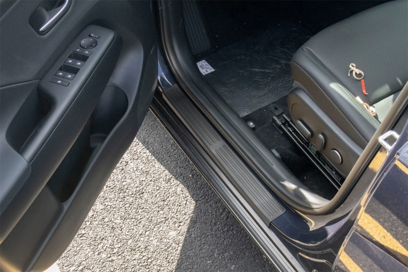 Hyundai Kona SillProtector - WeatherTech - Black - `24-`25