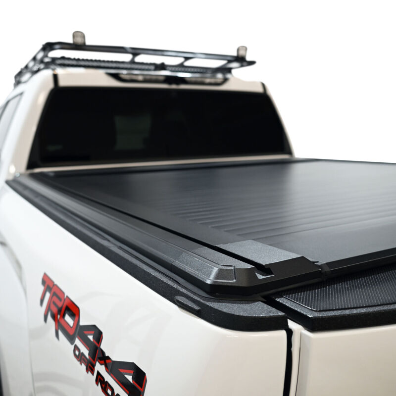 Toyota Tundra Tonneau Cover - Westin - Manual Retractable - Black - `22-`26