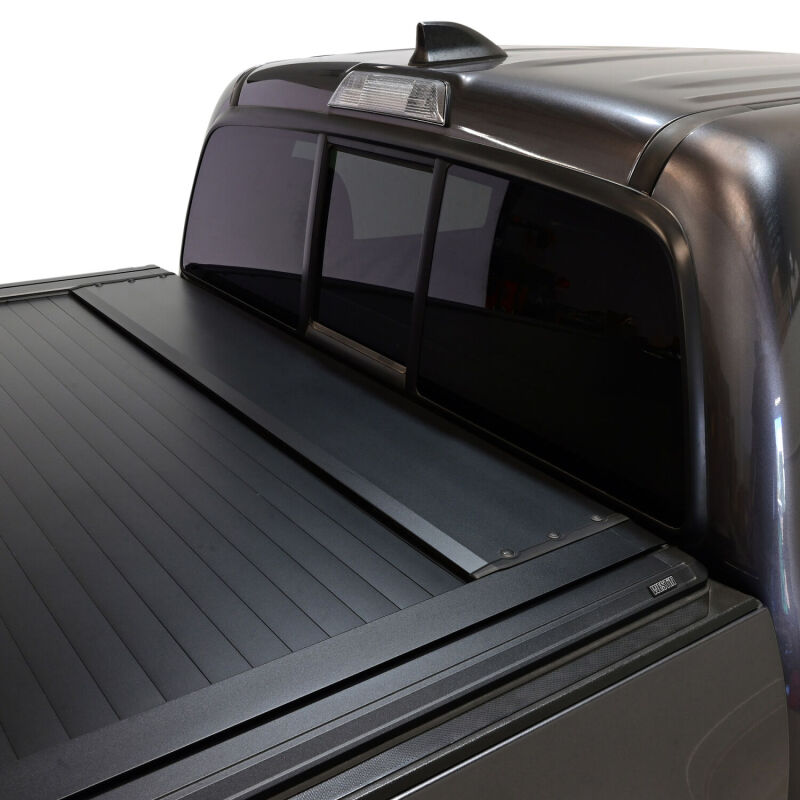 Toyota Tacoma Tonneau Cover - Westin - Manual Retractable - Black - `16-`23
